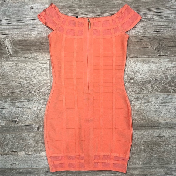 MARCIANO Off the Shoulder Body con Mini Dress - Picture 5 of 7